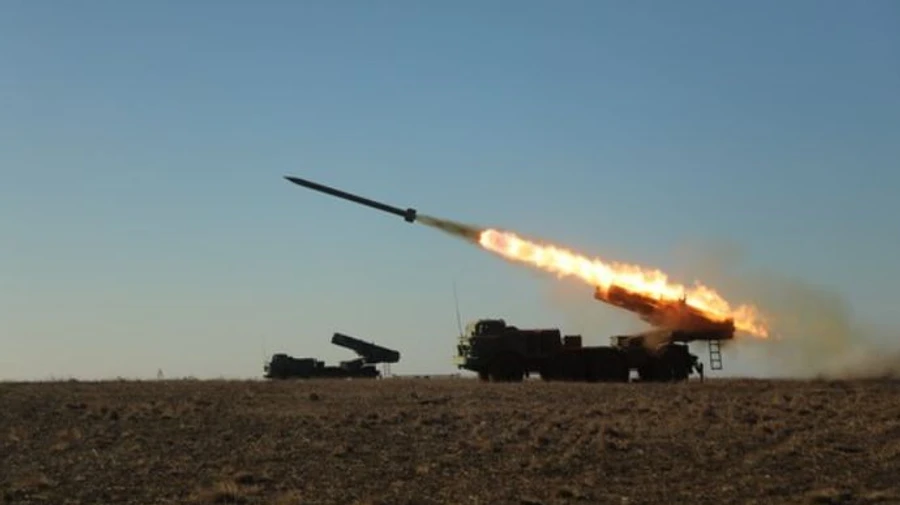 Росія відпрацьовує захист Криму морською авіацією, Ураганами та Градами