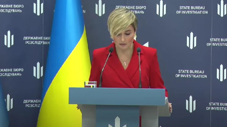 У ДБР кажуть, що в аеропорту намагалися вручити Порошенку повістку в суд