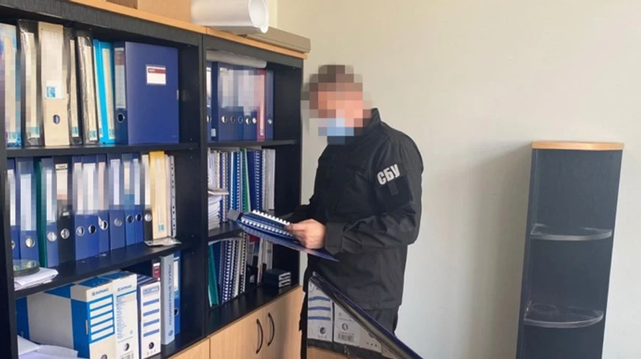 На ремонті розмитих доріг Буковини розікрали більше мільйона - СБУ викрила схеми