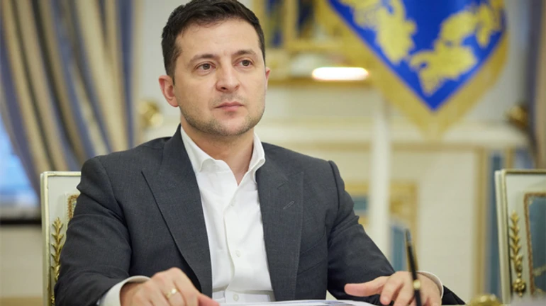 Зеленский ввел в действие санкции против боевиков, оккупантов и воров в законе