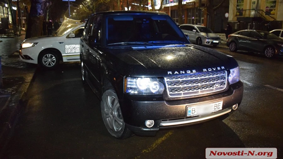 Чиновник Николаевской ОГА скрывался от патрульных и хотел договориться