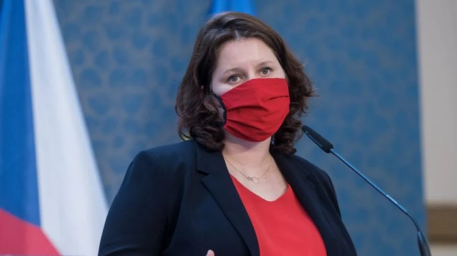 В Чехии скандал из-за министра, которая назвала премьера дебилом, не зная о камере