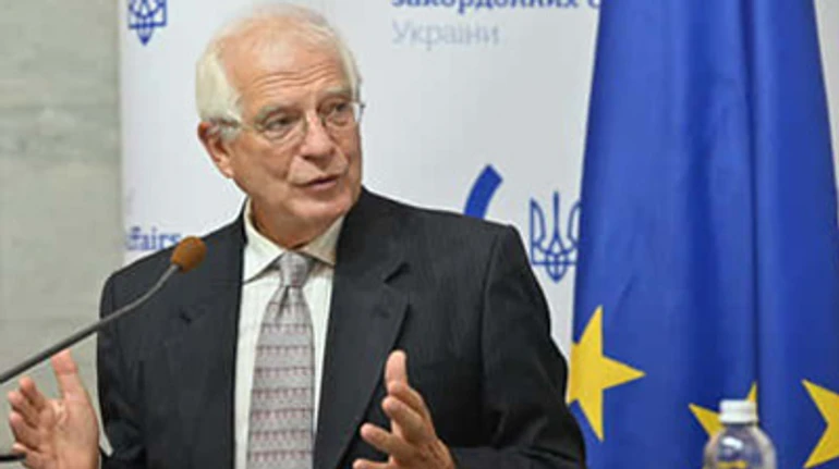 Візит із натяком на безвіз: що сказав і про що промовчав у Києві шеф дипломатії ЄС