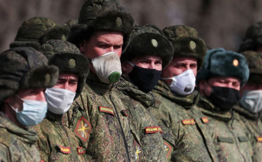 Почти тысяча военных РФ подхватили коронавирус