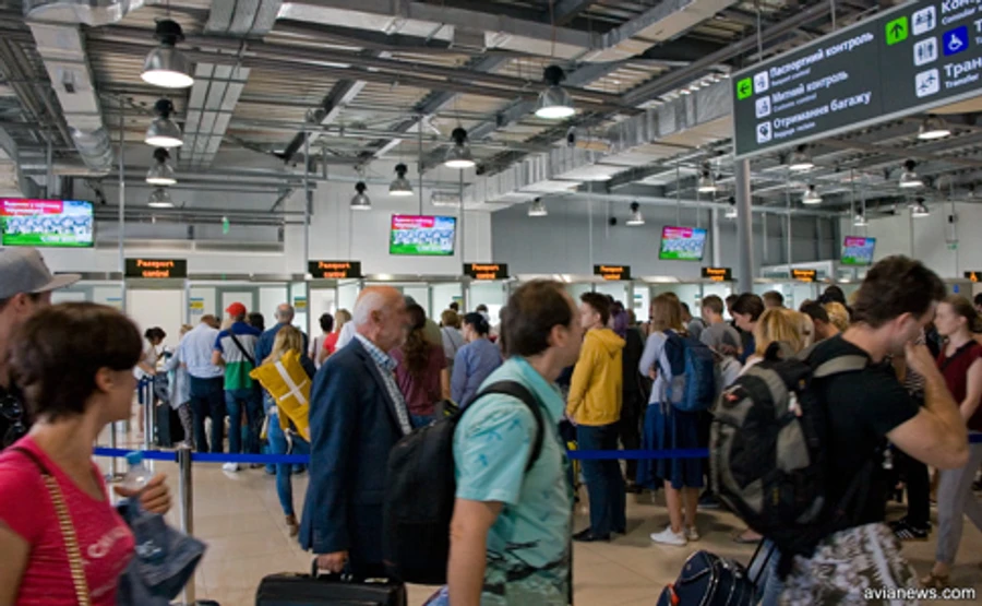 Українці стали більше подорожувати і менше їздити в Росію