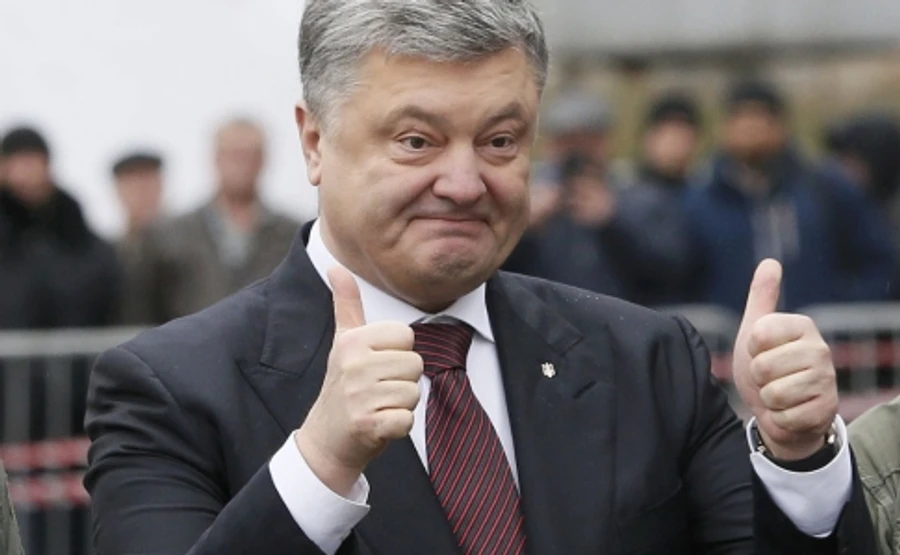 15% коментарів під постами Порошенка лишають боти – дослідження