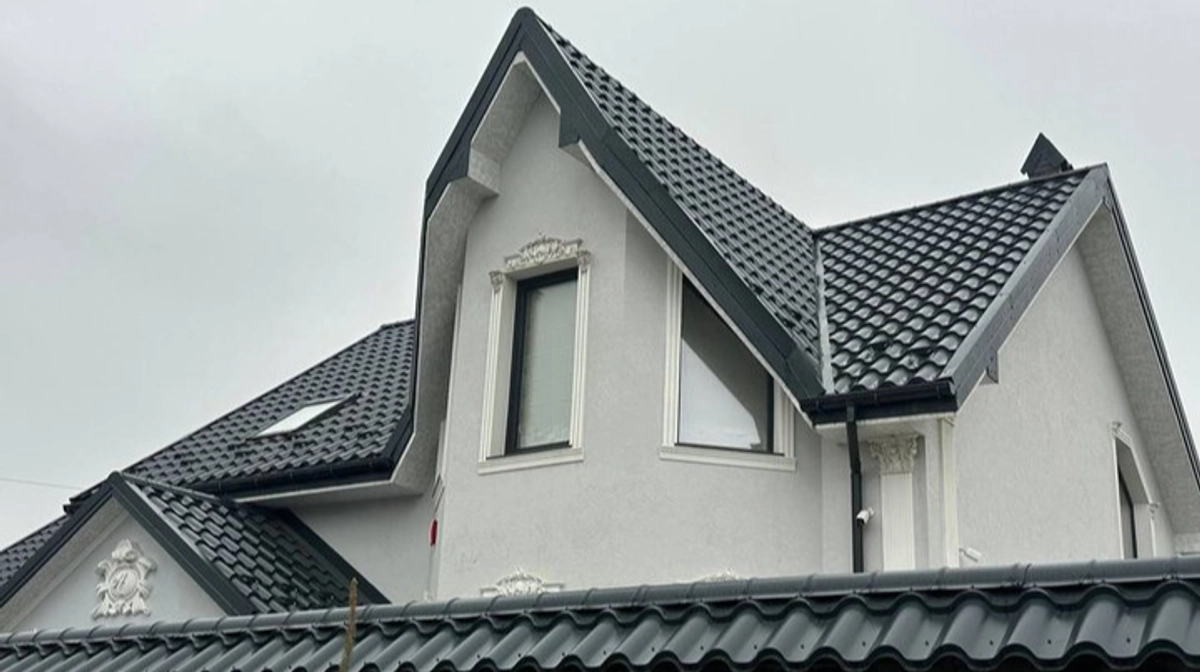 На Львівщині невідомий дрон влучив у будинок, прокуратура розслідує замах на вбивство