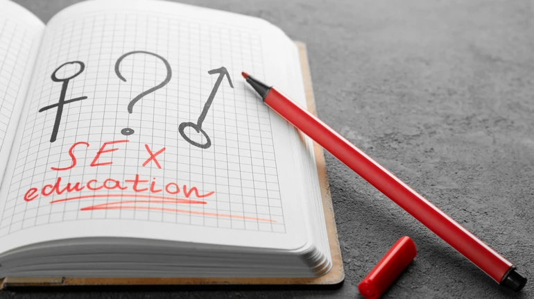 Петиція до Кабміну про впровадження у школах сексуальної освіти набрала лише 113 голосів