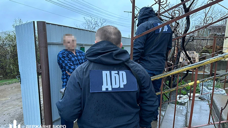 На Одещині посадовець військової частини відібрав у солдат доплати на 600 тисяч – ДБР