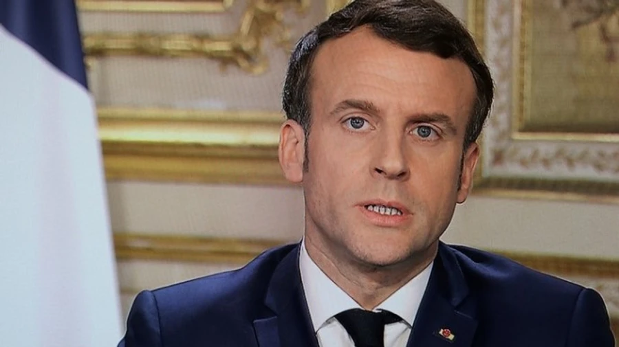 Макрон заявив про світову війну нового типу через вакцини