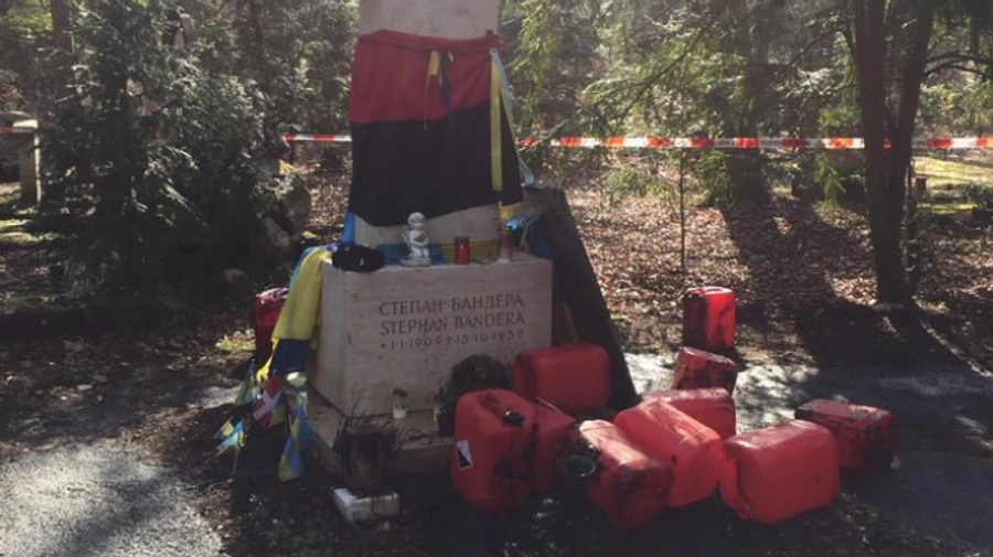 Украина призвала власти Германии расследовать нападение на могилу Бандеры