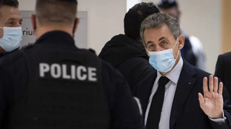 Президентів по весні саджають: за що карають екслідера Франції Ніколя Саркозі