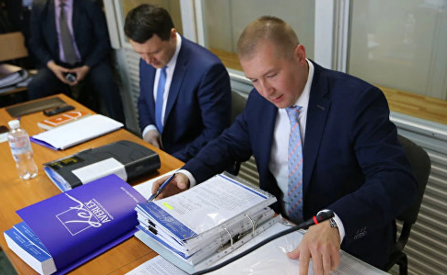 Адвокаты Януковича хотят допросить Азарова, Ильина и других с РФ и Крыма