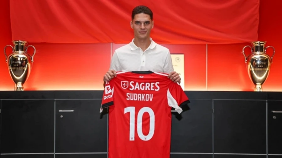 Ukraine international footballer’s home damaged in Russian attack on Kyiv – video