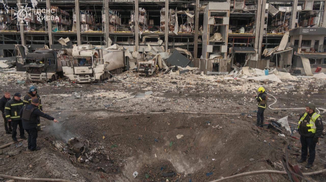 Centro logistico Novus a Kiev distrutto da attacco russo: quattro morti e cinque feriti