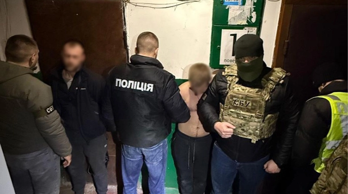 Attaque terroriste dans le quartier Darnitsky de Kiev avec la mort d’un garde national : trois suspects ont été arrêtés