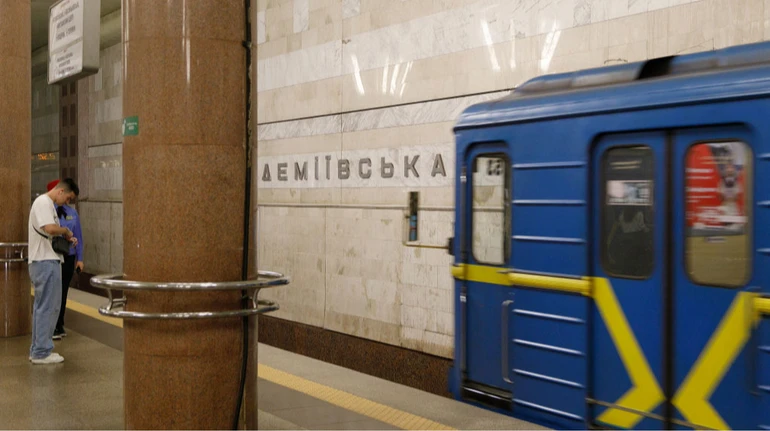 Метро на левом берегу Киева возобновило работу в обычном режиме