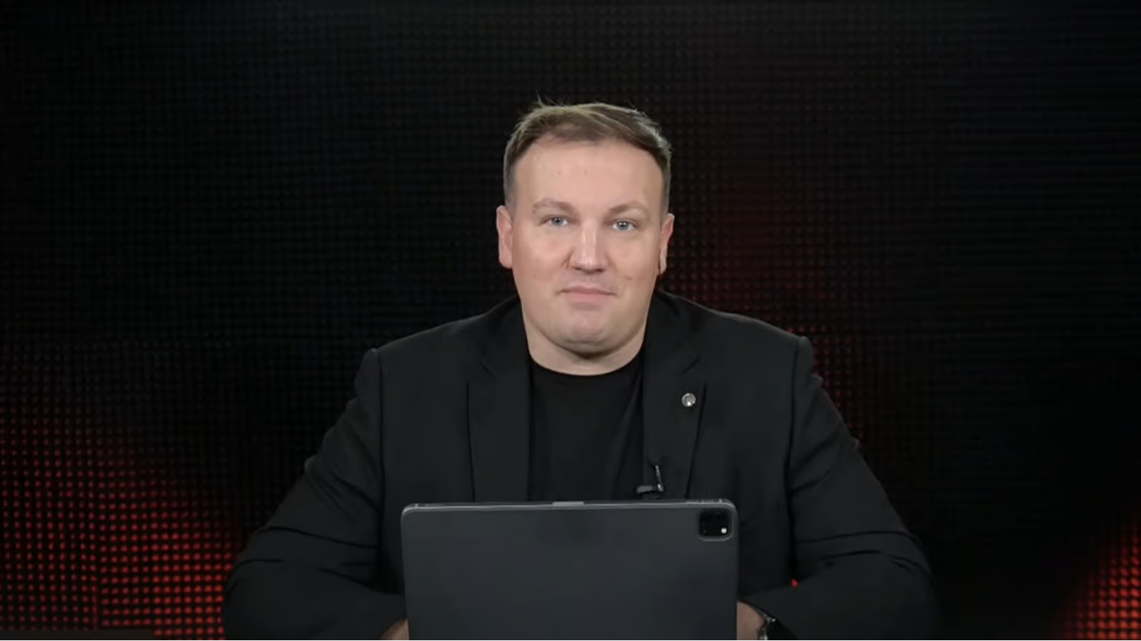 ЗМІ: У затриманого російського пропагандиста в Чорногорії виявили дрони та електронне обладнання ЗМІ: У затриманого російського пропагандиста в Чорногорії виявили дрони та електронне обладнання