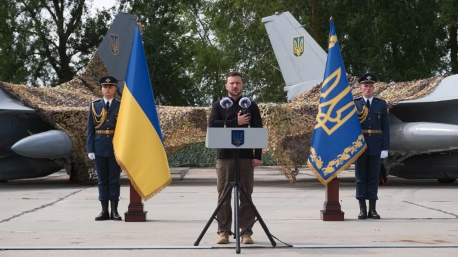 Зеленский показал самолеты F-16 в Украине