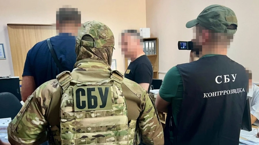 Работал на ФСБ: СБУ говорит, что задержала чиновника Хмельницкого горсовета 