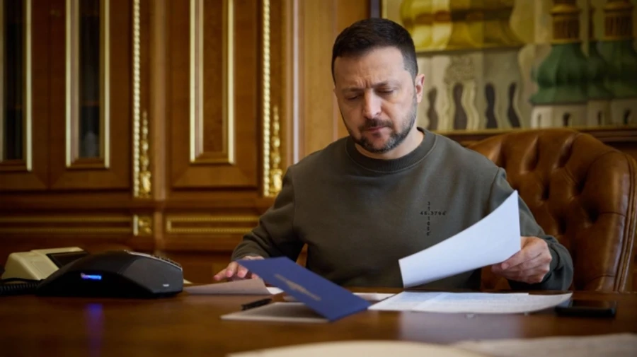 Зеленский: Только что докладывал Сырский, по всей линии фронта – тяжелые бои