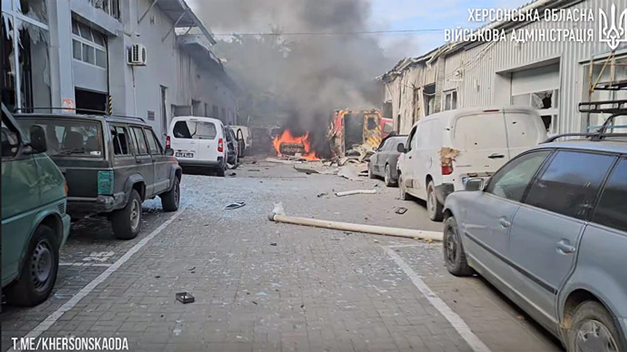 Russians attack Kherson: 4 people wounded, 2 of them in critical condition 