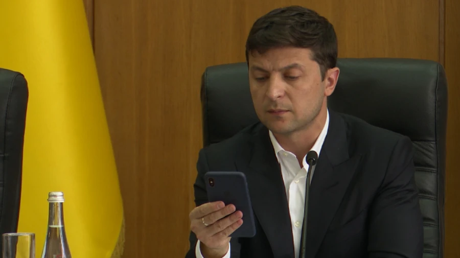 Зеленський поговорив з Плохім, який тримає заручників