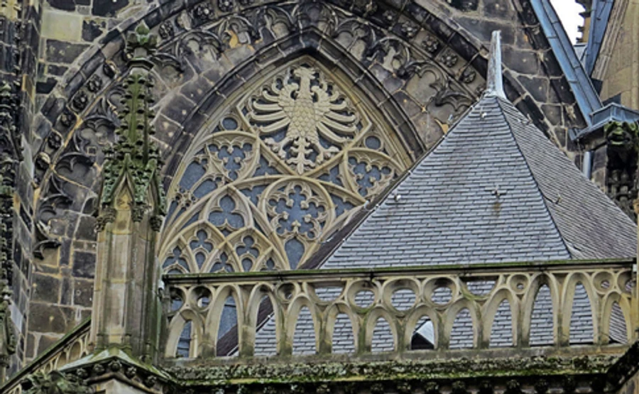 Святая Корона: собор в Германии достал мощи, спасающие от эпидемий