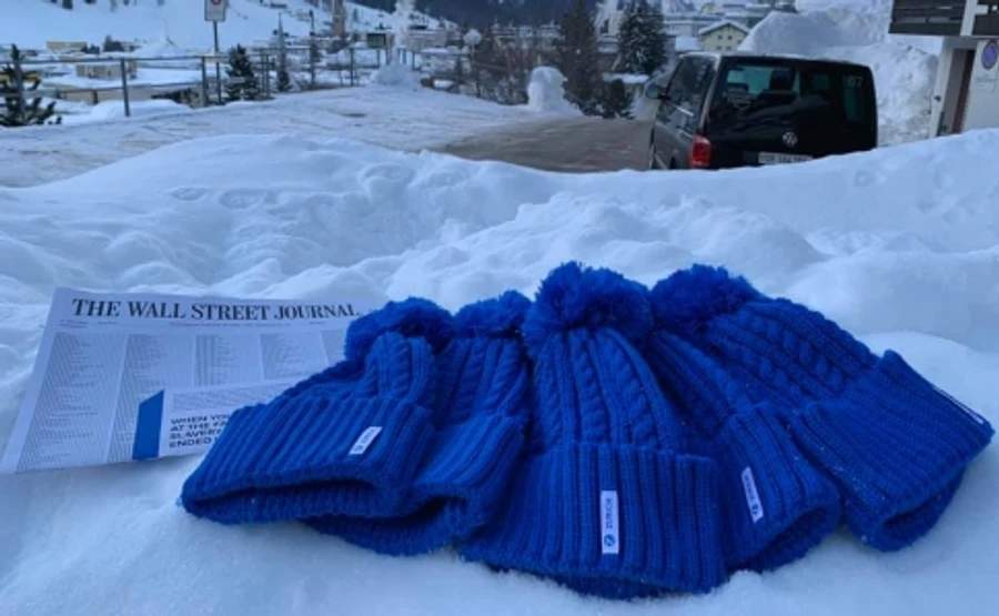 Кандидат у президенти нагріб у Давосі безкоштовних шапок, його спинила охорона