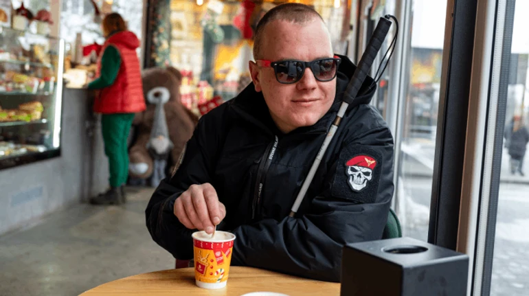 В моїй уяві все виглядає так, як я хочу. Історія ветерана, який втратив на війні зір, але навчився бачити світ 