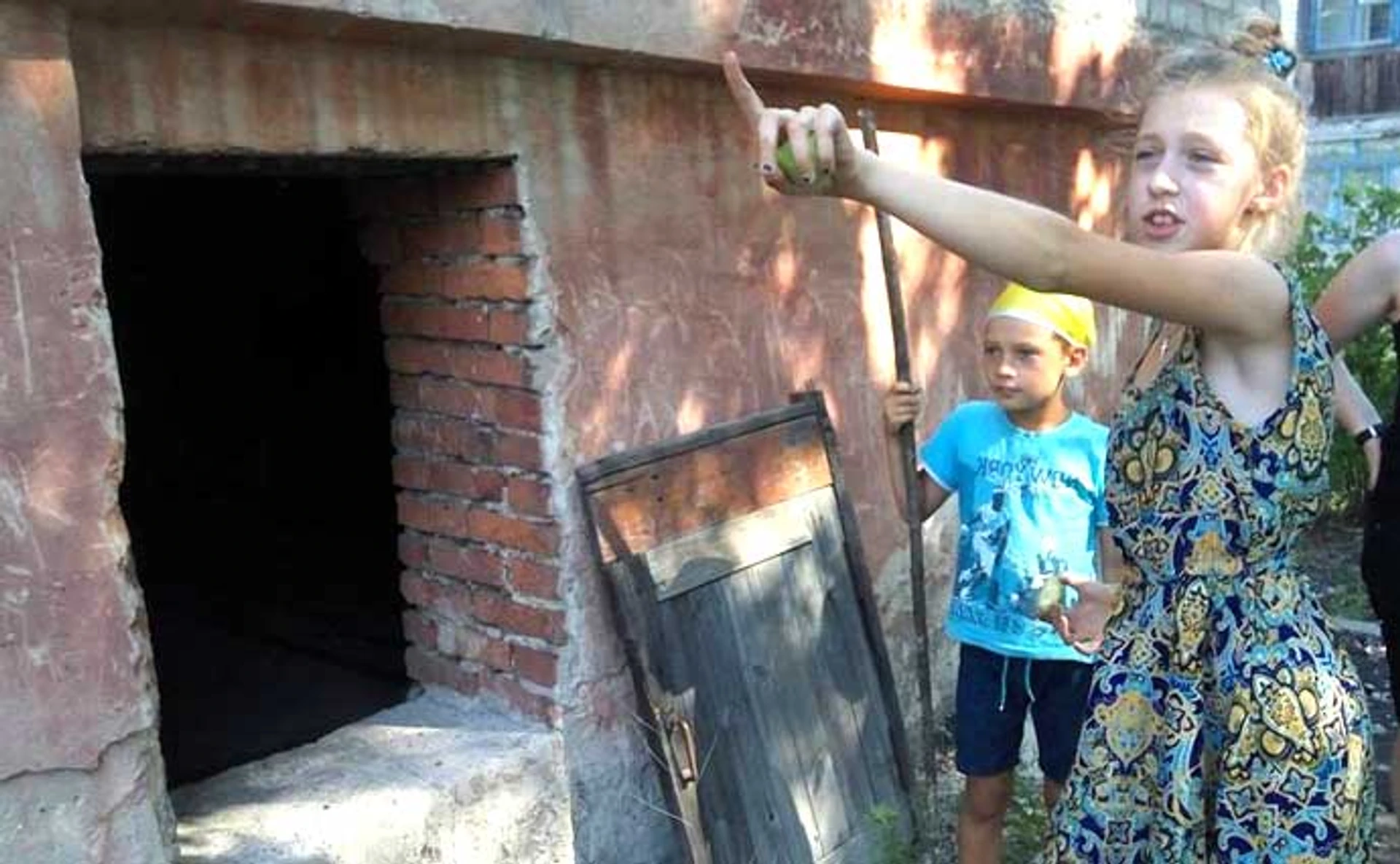 Ля, свет горит! Як Зайцеве між обстрілами крокує до світлого майбутнього