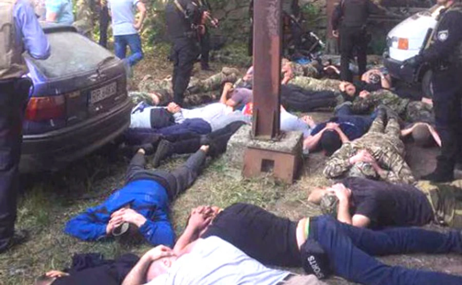 Стрілянина на Вінниччині: 6 людей поранено, 42 - затримано