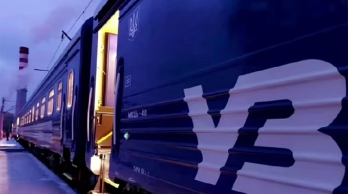 Укрзализныця сообщила о задержке поездов из-за обстрелов в Николаевской и Кировоградской областях