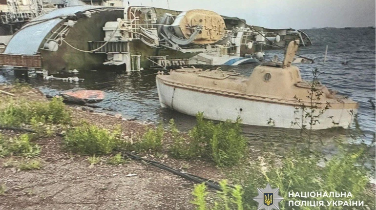 Чиновник и работники Укрспецторга продавали списанные военные корабли: им вручили подозрения