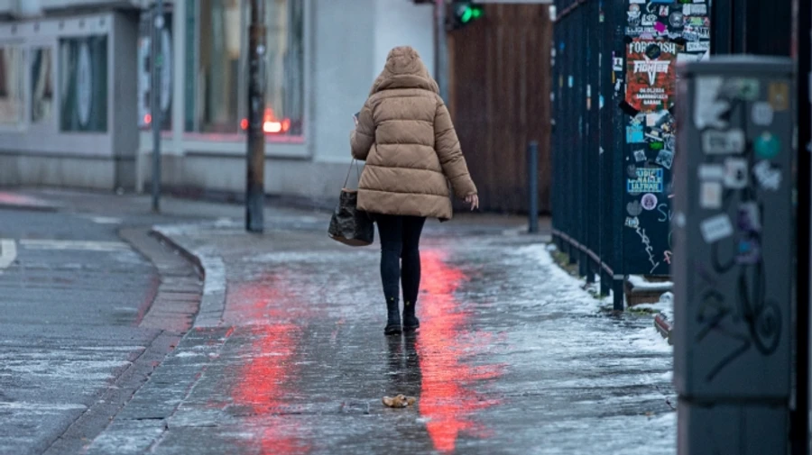 У Києві ожеледиця та сильний вітер: оголошено жовтий рівень небезпеки