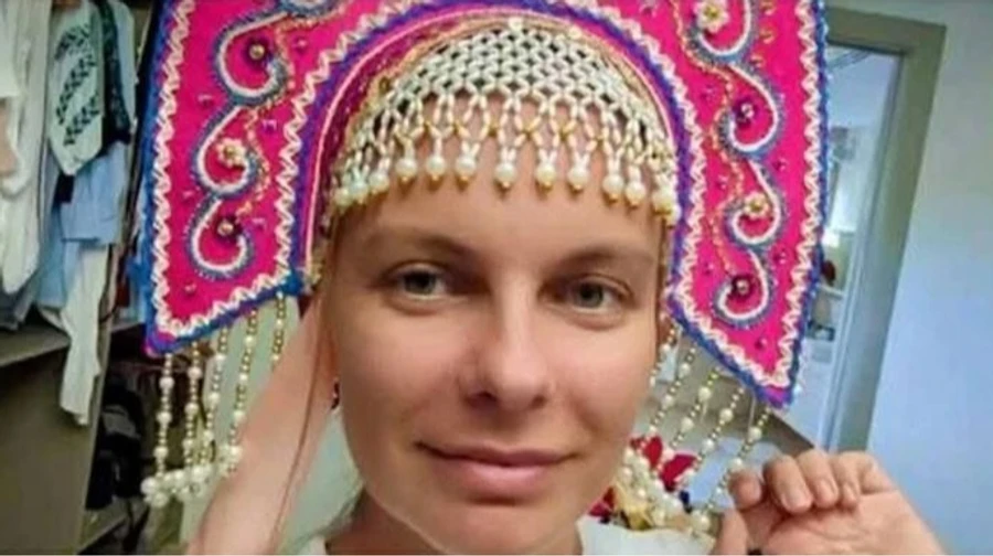 МИД отозвал почетную консулшу в Доминикане, которая снималась в откровенных фотосессиях и кокошнике