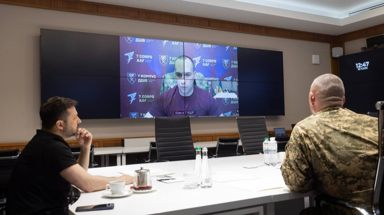 Зеленський пообіцяв рішення щодо взаємодії армії з обласною й місцевою владою