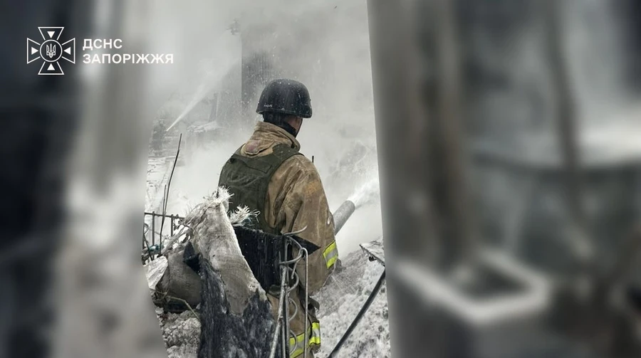 Russians attack Zaporizhzhia: energy worker killed