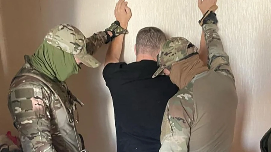 Выезд за 8000 долларов: сумская благотворительная организация помогала мужчинам сбежать за границу