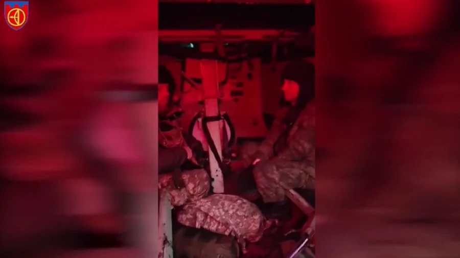 Ukrainian soldiers share story of capturing Russian barn tank and its crew