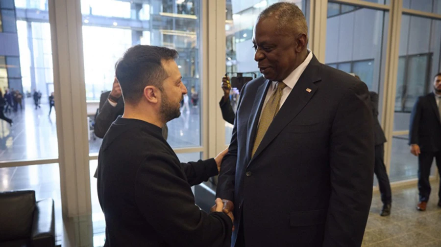 US Secretary of Defence assures Zelenskyy of further uninterrupted weapons supplies