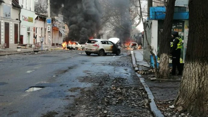 Утренний обстрел Херсона: горело 66 автомобилей