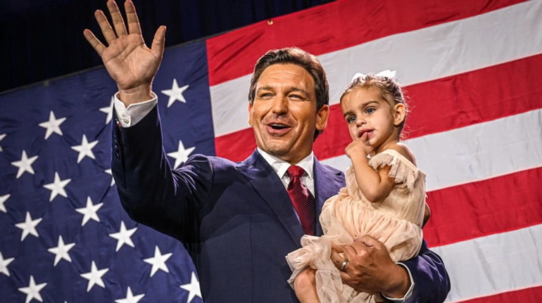 Главный конкурент Трампа: что известно о лидере симпатий республиканцев Роне Десантисе