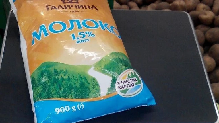 Правоохоронці кажуть, що націоналісти дорогою на Банкову вкрали молоко