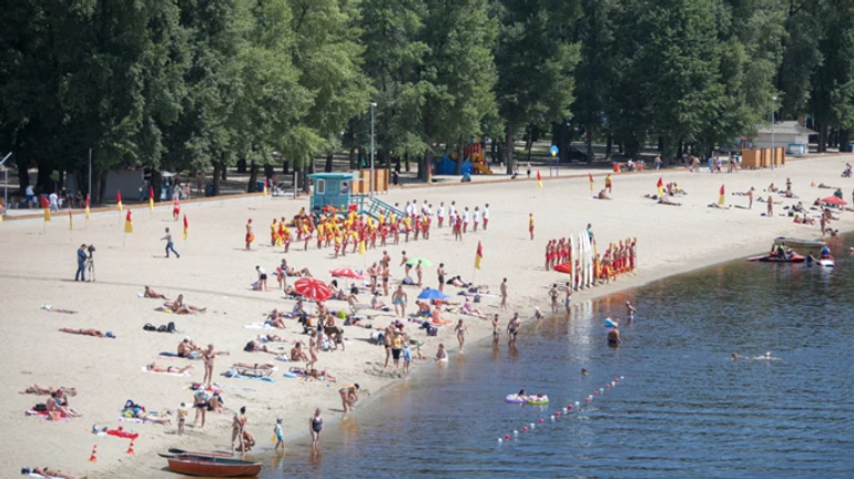 На всех пляжах Киева запретили купаться