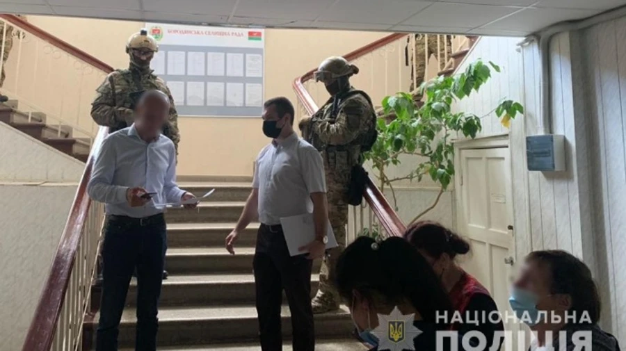 На Київщині викрили схему продажу вакцини від COVID-19