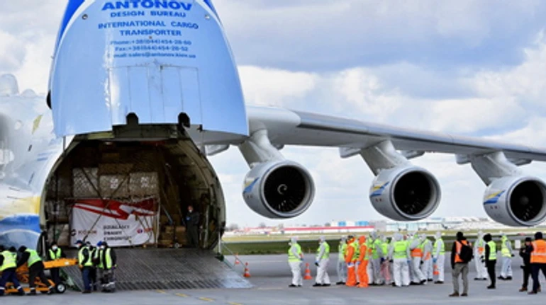 Мрия для НАТО: как украинские самолеты помогают Европе и США одолеть эпидемию