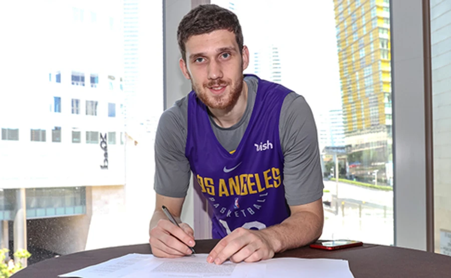 21-річний українець гратиме в одному з найтитулованіших клубів NBA