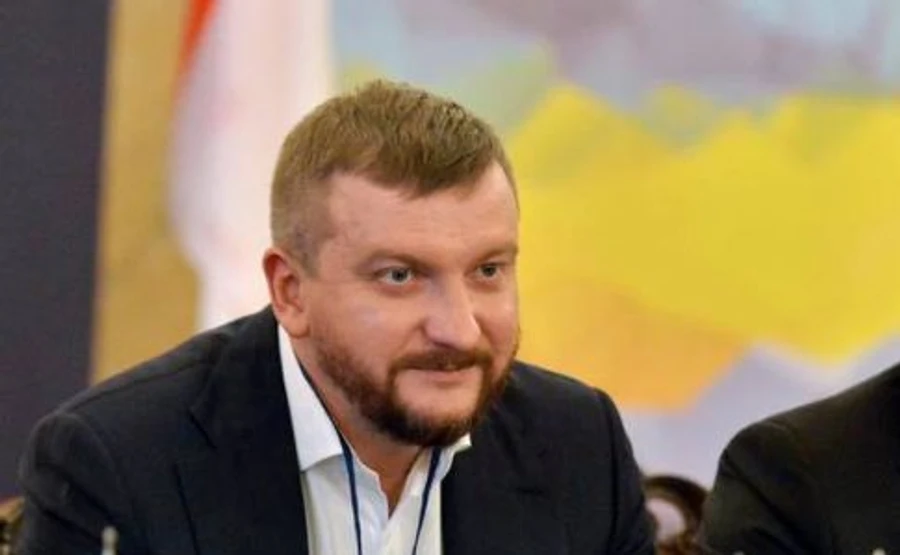 Петренко угрожает НАПК переформатированием за имитации