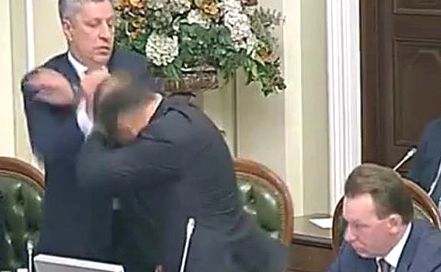 Бойко набросился на Ляшко с кулаками